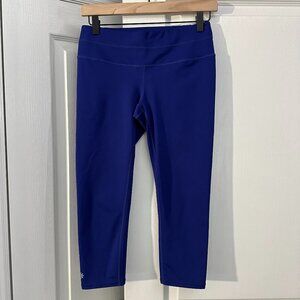 EUC - Athleta Purple Capri Leggings - Size Small